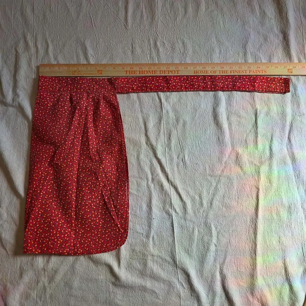 Vintage Red Floral Half Apron with Lace Ruffle Pocket